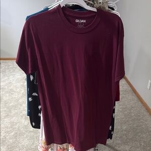 Gildan Men's Burgundy Short Sleeve Tee